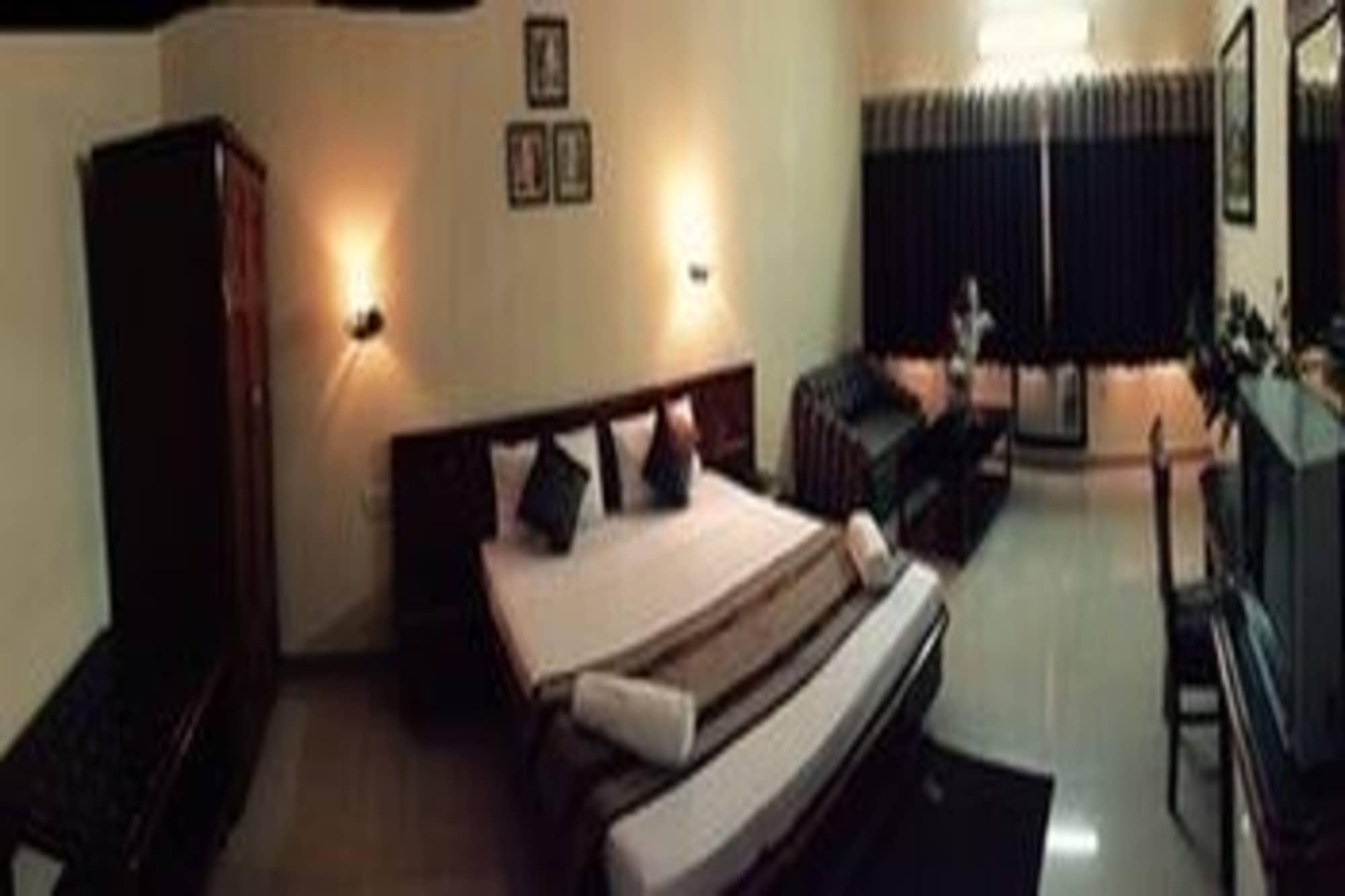 Airport Hotel New Delhi Ngoại thất bức ảnh