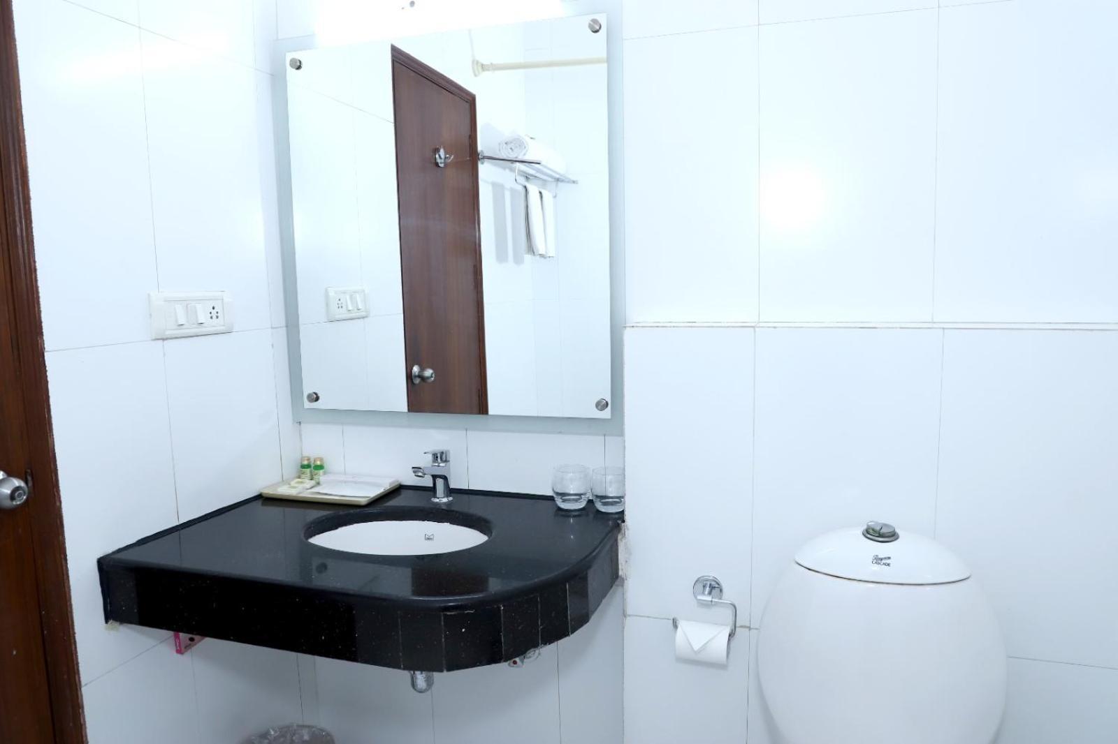 Airport Hotel New Delhi Ngoại thất bức ảnh