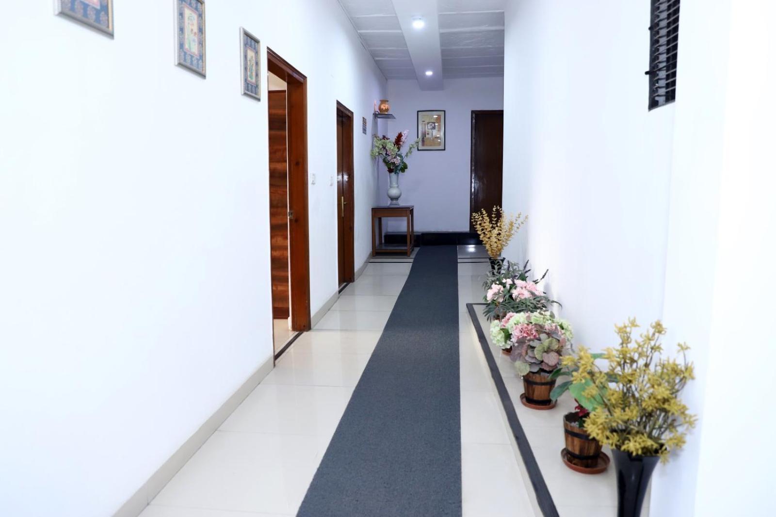 Airport Hotel New Delhi Ngoại thất bức ảnh